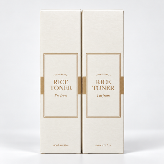 I'm From Rice Toner 150 ml (deux boîtes visibles dans la photographie), photo studio professionnelle